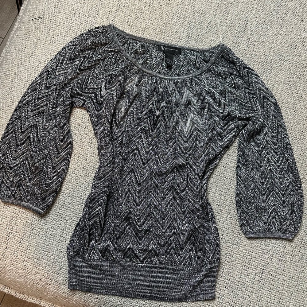 Vintage INC Black and Gray Chevron Knit Top